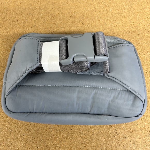 Brand New ⚡️ lululemon Everywhere Belt Bag Large Wunder Puff 2L - Picture 2 of 4